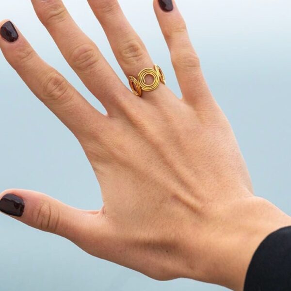 Anillo Lia